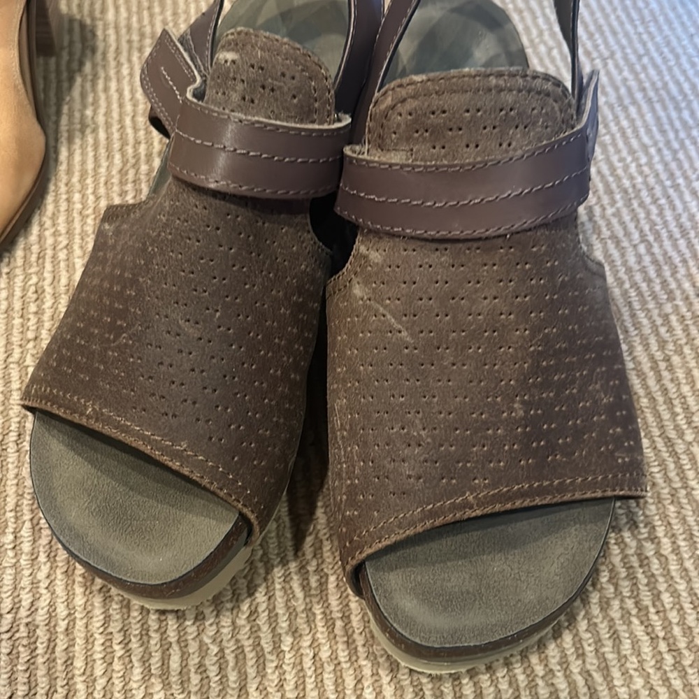 NEW OTBT waypoint distressed wedge Brown Wedge Sandals size 9 - Picture 9 of 12